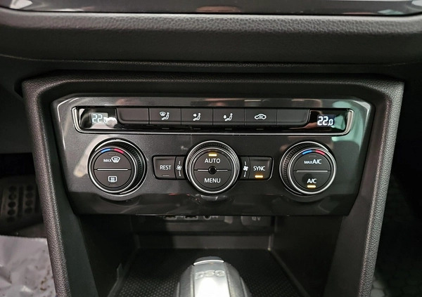 Volkswagen Tiguan cena 108500 przebieg: 105251, rok produkcji 2019 z Nekla małe 407